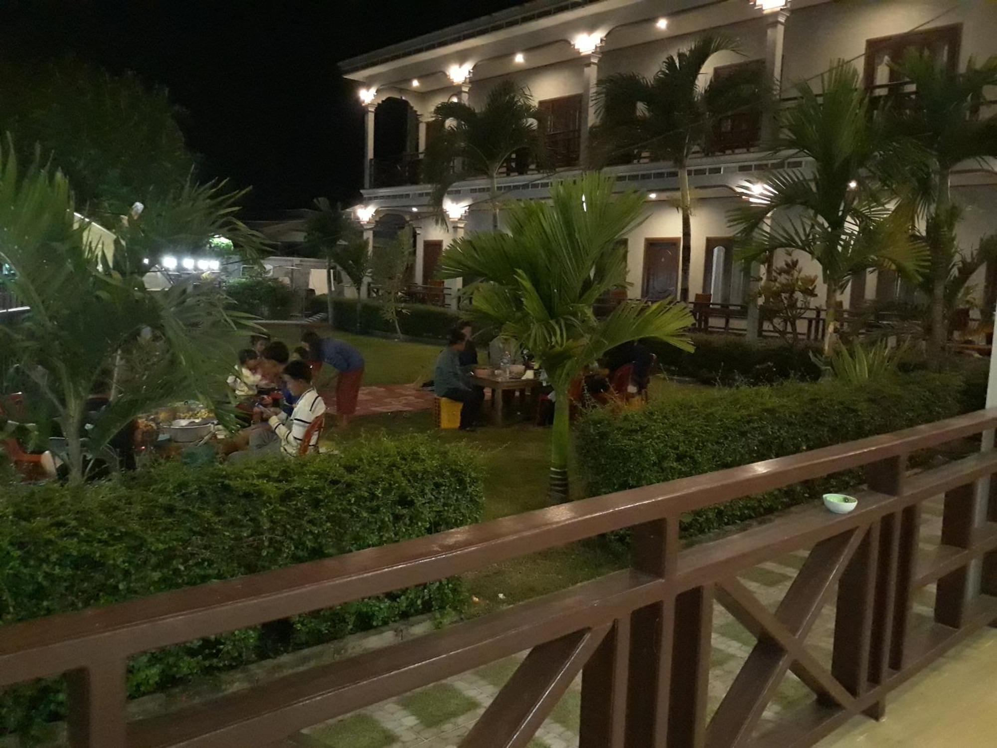 Mama Leurth Sunset Guesthouse Ban Dondét Zewnętrze zdjęcie